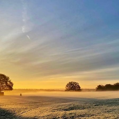 Linden Suite Goring Buitenkant foto
