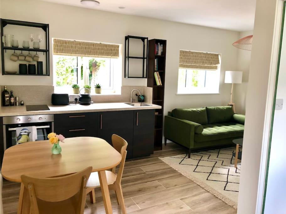 Linden Suite Goring Buitenkant foto
